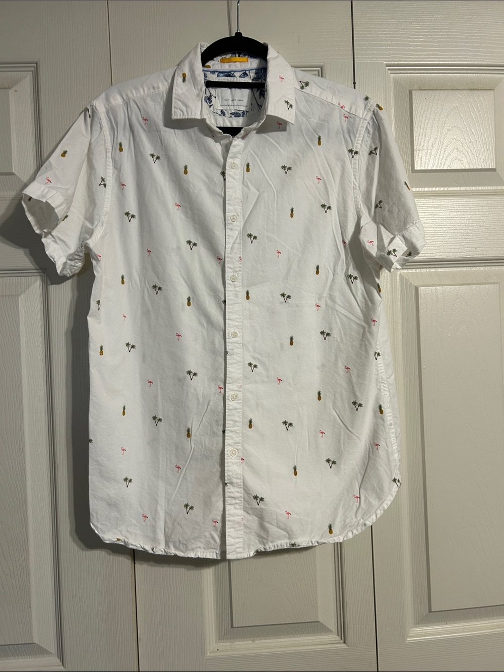 Cactus Man White Ricky Singh medium white short-sleeve button up shirt Hawaiian